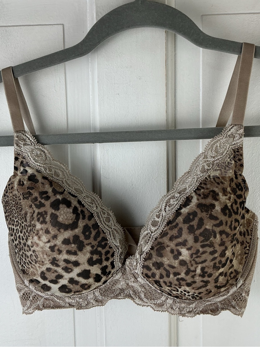 Natori Feathers T-Shirt Plunge Bra Underwire #730023